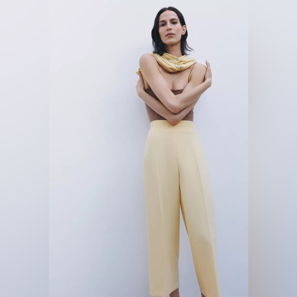 Zara Wide Leg Cropped Cream Colored Pants - Picture 7 of 10